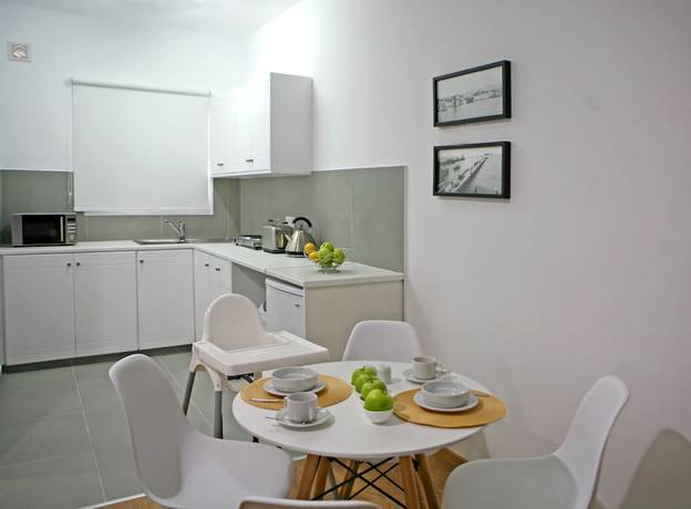 Imagen de la habitación del Apartamentos Corina Suites. Foto 16