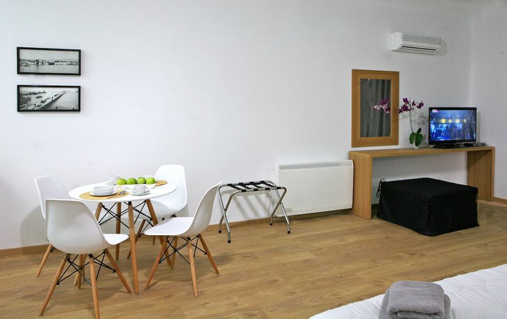 Imagen de la habitación del Apartamentos Corina Suites. Foto 19