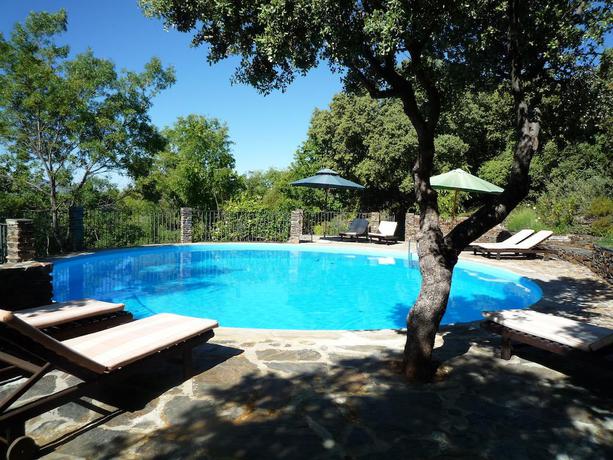 Imagen de la piscina del Apartamentos Cortijo Prado Toro. Foto 29