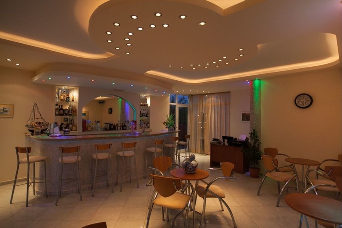 Imagen de los interiores del Apartamentos Cosmi Apartments By Estia. Foto 10