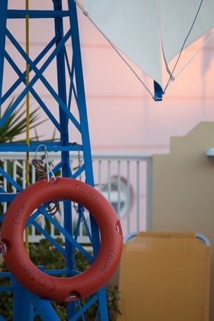 Imagen de la piscina del Apartamentos Cosmi Apartments By Estia. Foto 14