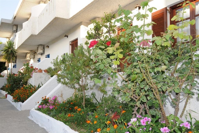 Imagen general del Apartamentos Costas and Chrysoula. Foto 8