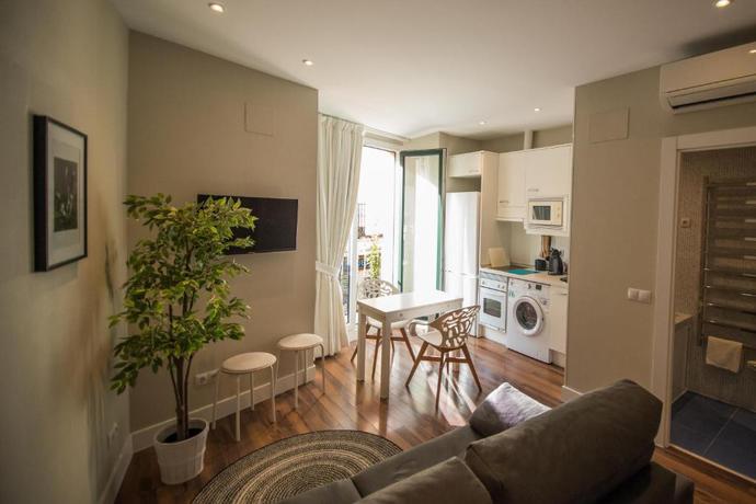 Imagen de la habitación del Apartamentos Cruz, Puerta del Sol. Foto 2