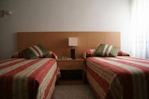 Imagen general del Apartamentos Cuatro Caminos. Foto 7