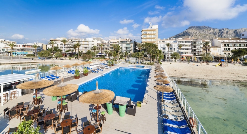 Imagen de la piscina del Apartamentos Daina. Foto 18