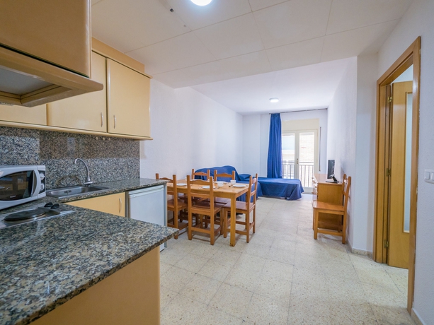 Imagen de la habitación del Apartamentos Dalia, Lloret de Mar. Foto 11