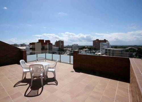 Imagen general del Apartamentos Daniel, Roses. Foto 2