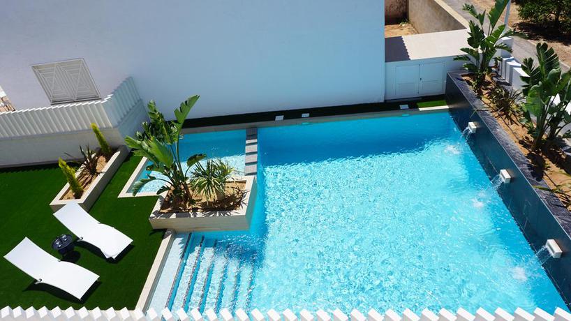 Imagen de la piscina del Apartamentos De Lujo La Laguna I. Foto 9