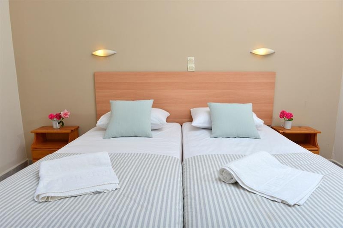 Imagen general del Apartamentos Dennis Studios, Alikanas. Foto 1