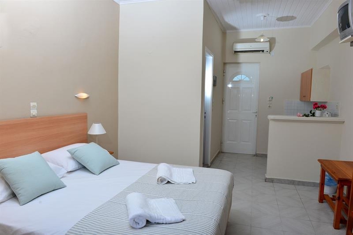 Imagen general del Apartamentos Dennis Studios, Alikanas. Foto 2