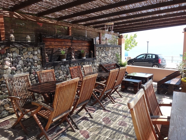 Imagen del bar/restaurante del Apartamentos Despoina, Edipsos. Foto 3