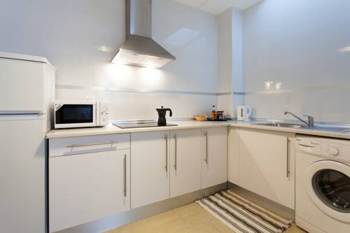 Imagen de los interiores del Apartamentos Diaber San Leandro. Foto 9