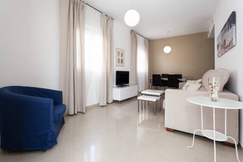 Imagen de los interiores del Apartamentos Diaber San Leandro. Foto 11