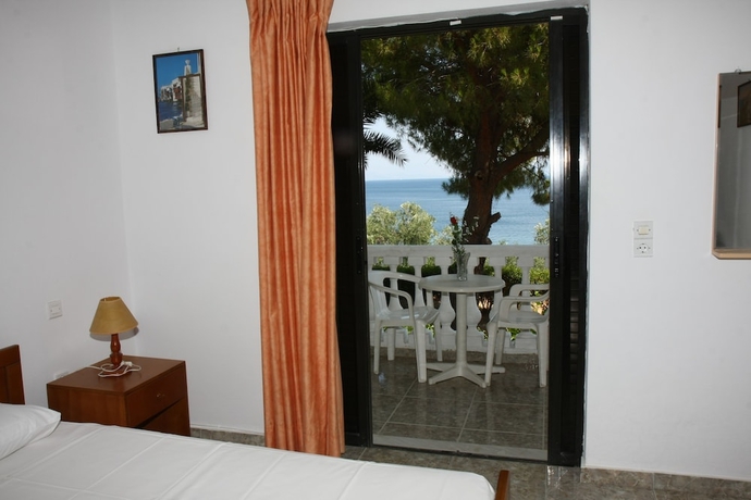 Imagen de los interiores del Apartamentos Dimitra Studios. Foto 16