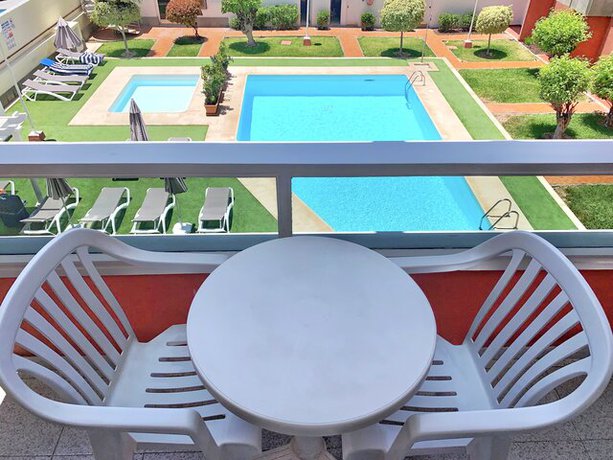 Imagen de los exteriores del Apartamentos Don Gregorio, Playa del Inglés. Foto 11