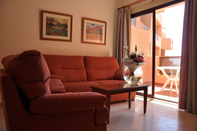 Imagen de los interiores del Apartamentos Don Juan Beach Resort. Foto 11