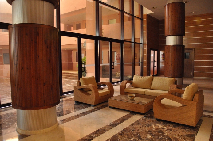 Imagen de los interiores del Apartamentos Don Juan Beach Resort. Foto 13