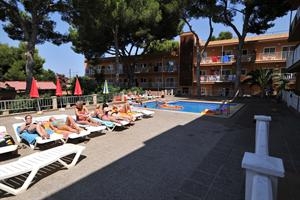 Imagen de la piscina del Apartamentos Don Juan, El Arenal. Foto 3