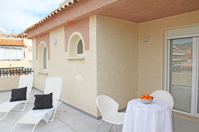 Imagen de los exteriores del Apartamentos Doña Carmen 3000. Foto 16