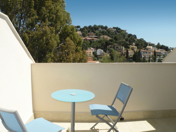 Imagen de los exteriores del Apartamentos Doña Carmen, Málaga. Foto 13