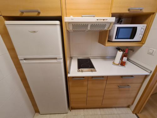 Imagen de la habitación del Apartamentos Dos Torres Pilar Suites. Foto 4
