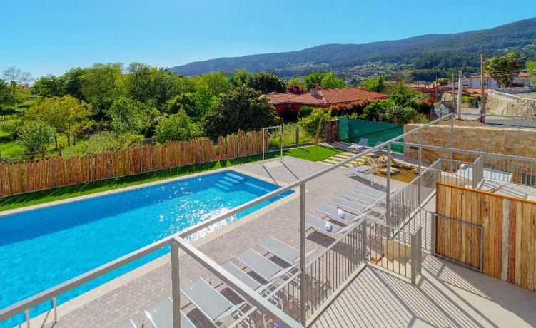 Imagen de la piscina del Apartamentos Duerming O Casal Da Martiña. Foto 16