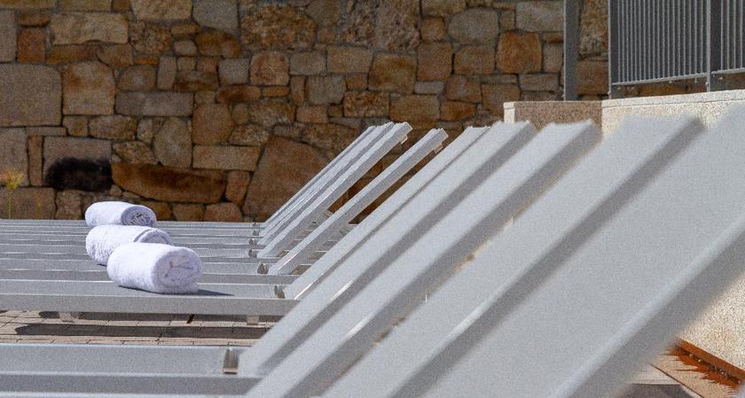 Imagen de la piscina del Apartamentos Duerming O Casal Da Martiña. Foto 18