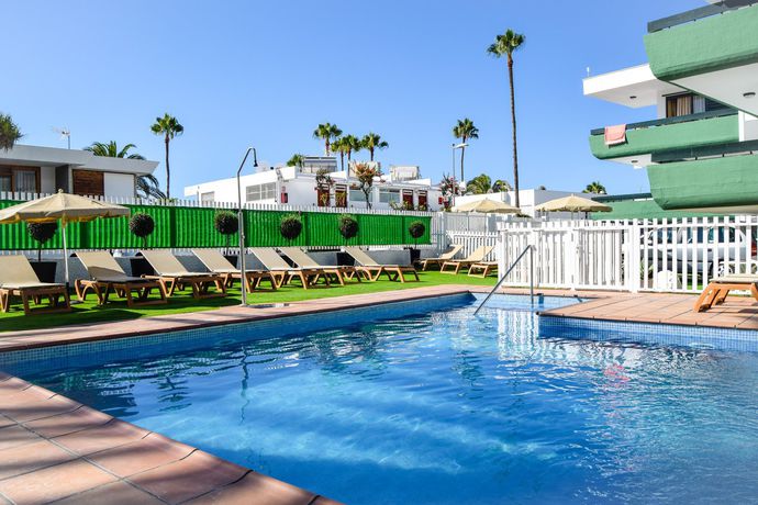 Imagen de la piscina del Apartamentos Dunaoasis Maspalomas. Foto 23