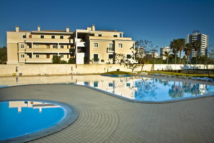 Imagen de la piscina del Apartamentos Dunas do Alvor. Foto 9