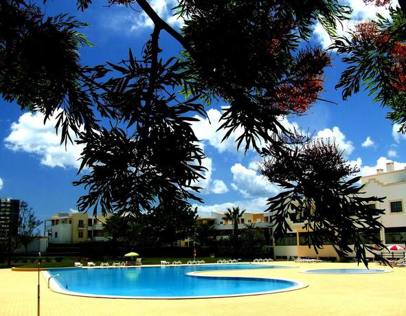 Imagen de la piscina del Apartamentos Dunas do Alvor. Foto 10