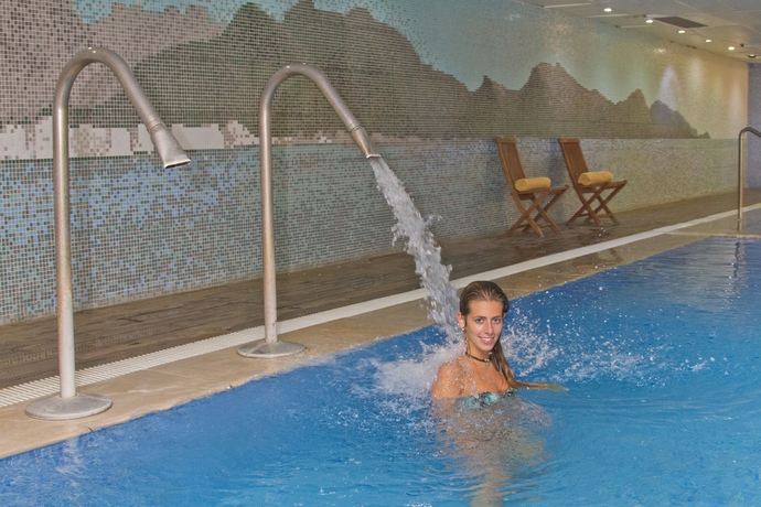 Imagen de la piscina del Apartamentos Duvabitat Apartaments. Foto 16