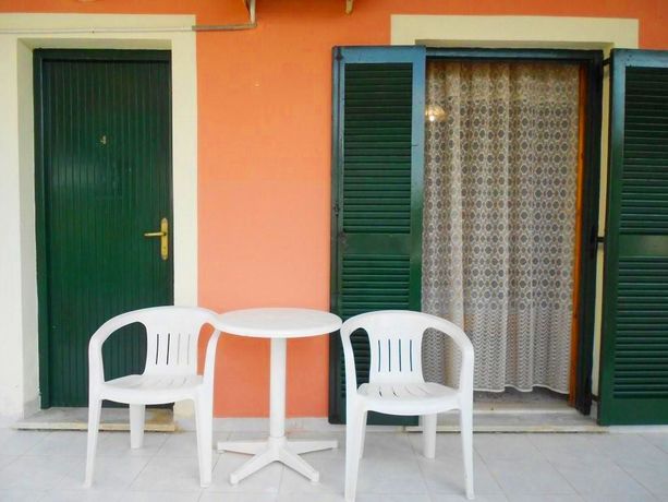 Imagen general del Apartamentos ELVES. Foto 6