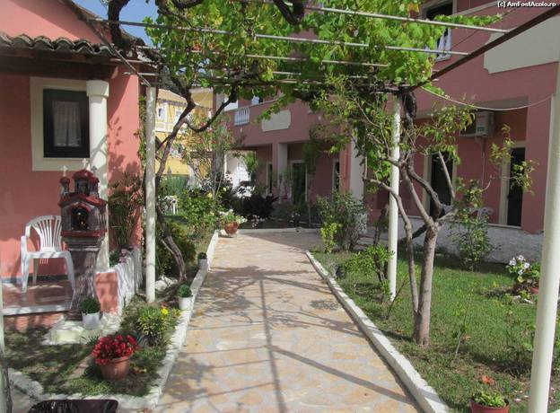 Imagen general del Apartamentos ELVES. Foto 10