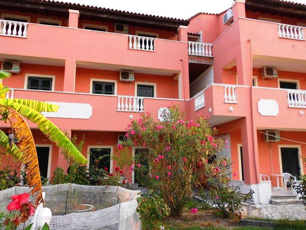 Imagen general del Apartamentos ELVES. Foto 12