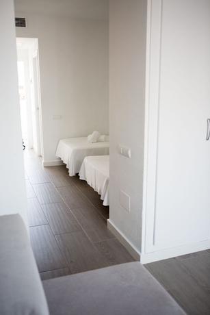 Imagen de la habitación del Apartamentos ENDLSS BEACH & DISCO HOTEL IBIZA Adults Only. Foto 4