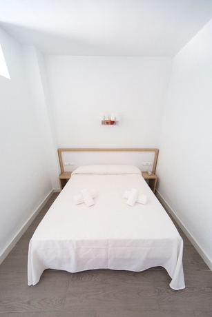 Imagen de la habitación del Apartamentos ENDLSS BEACH & DISCO HOTEL IBIZA Adults Only. Foto 10