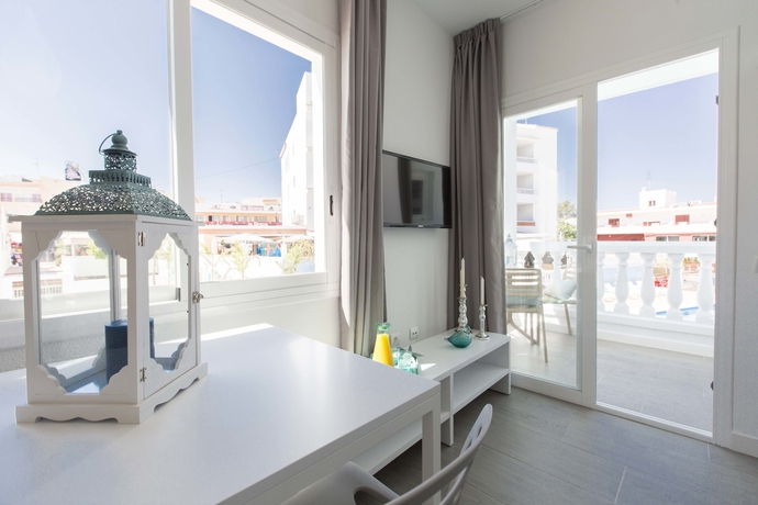 Imagen de la habitación del Apartamentos ENDLSS BEACH & DISCO HOTEL IBIZA Adults Only. Foto 12