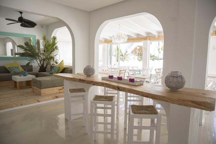 Imagen de los interiores del Apartamentos ENDLSS BEACH & DISCO HOTEL IBIZA Adults Only. Foto 17
