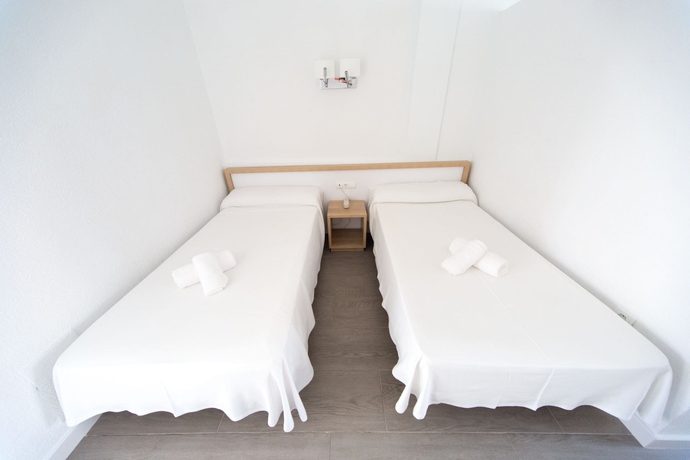 Imagen de la habitación del Apartamentos ENDLSS BEACH & DISCO HOTEL IBIZA Adults Only. Foto 14