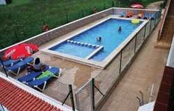 Imagen de la piscina del Apartamentos ES DAUS. Foto 5
