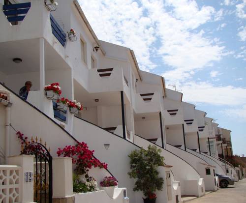 Imagen de los exteriores del Apartamentos EUROMAR III. Foto 5