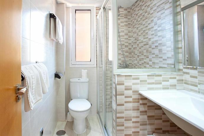 Imagen de la habitación del Apartamentos Ecuador Park. Foto 9