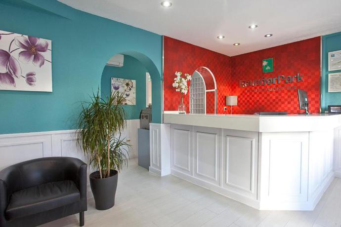 Imagen de los interiores del Apartamentos Ecuador Park. Foto 12
