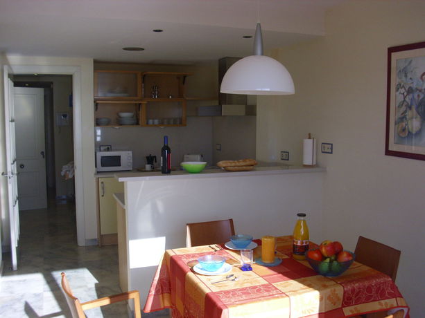 Imagen de los interiores del Apartamentos Edifici Llevant I Ponent. Foto 15