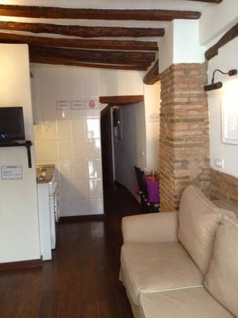 Imagen de la habitación del Apartamentos El Almez. Foto 12