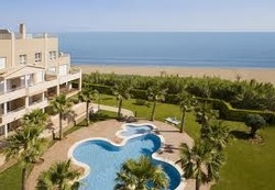 Imagen de la piscina del Apartamentos El Amanecer, Denia. Foto 4