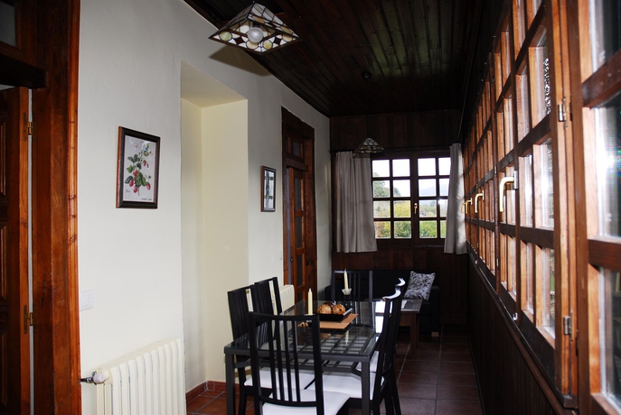 Imagen del bar/restaurante del Apartamentos El Balcon De Muniellos. Foto 2