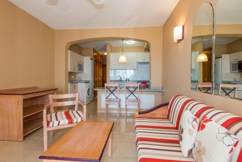 Imagen de la habitación del Apartamentos El Beril Costa Adeje. Foto 14