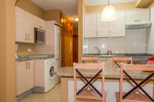 Imagen de la habitación del Apartamentos El Beril Costa Adeje. Foto 18