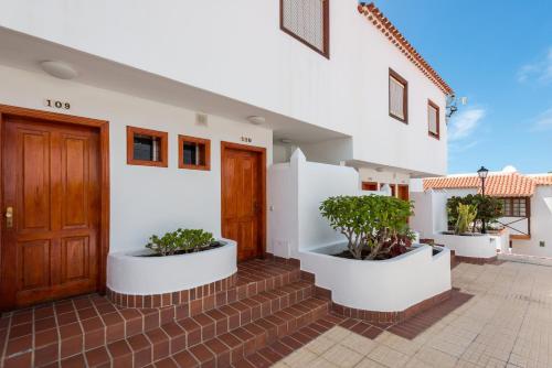 Imagen general del Apartamentos El Beril Costa Adeje. Foto 4